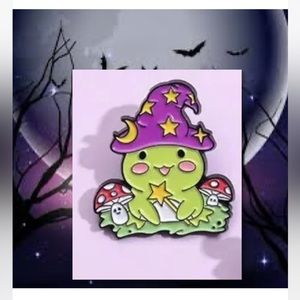 $1 FROG WITCH ENAMEL METAL PIN/BROOCH. NEW. $1 WITH ANY $10 ORDER OR MORE